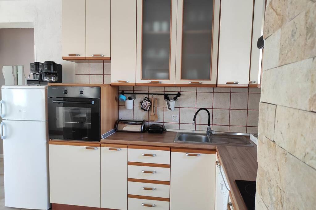 Kuca Za Odmor M&J Villa Benkovac Eksteriør billede