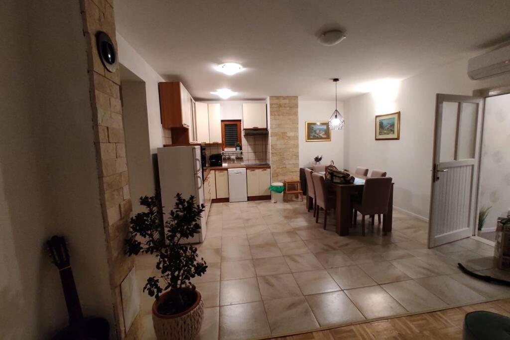 Kuca Za Odmor M&J Villa Benkovac Eksteriør billede